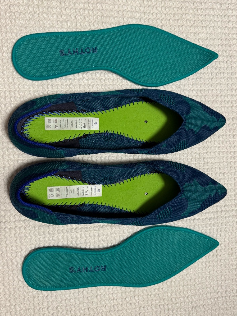Rothy's Pointed Knit Flats in Teal - Discontinued Water Poppy - Picture 4 of 6